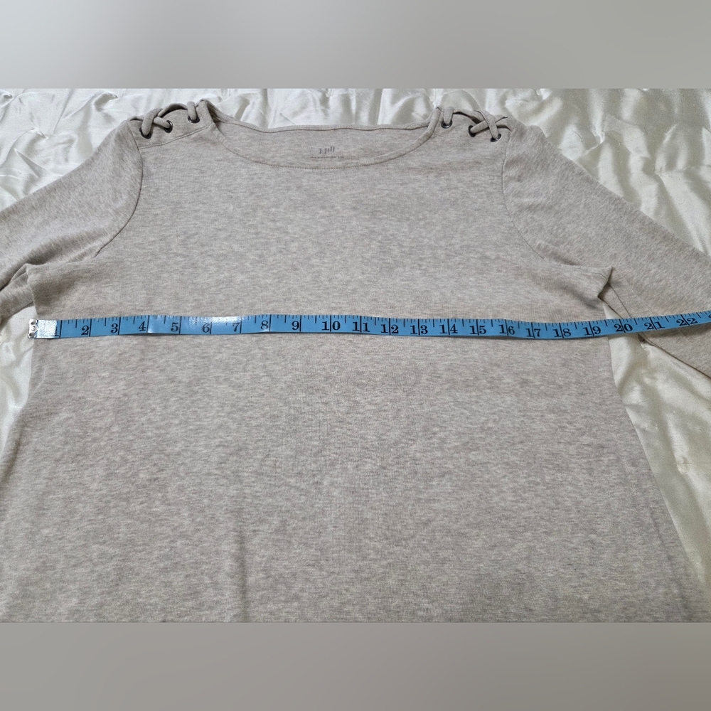 J Jill Laced Shoulder Tunic. - Picture 6 of 8